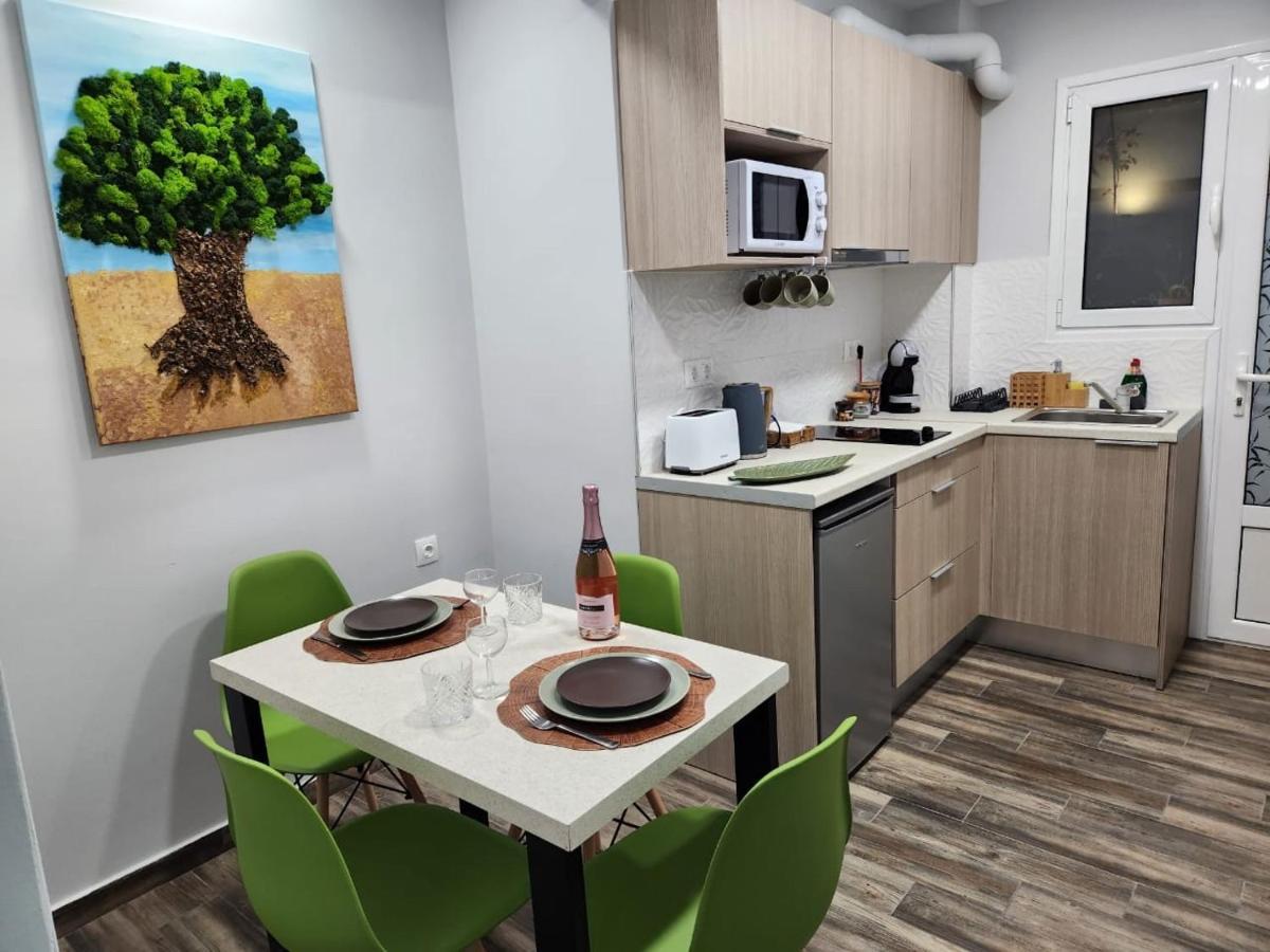 Cozy Apartment Metaxourgeio Greendom أثينا المظهر الخارجي الصورة